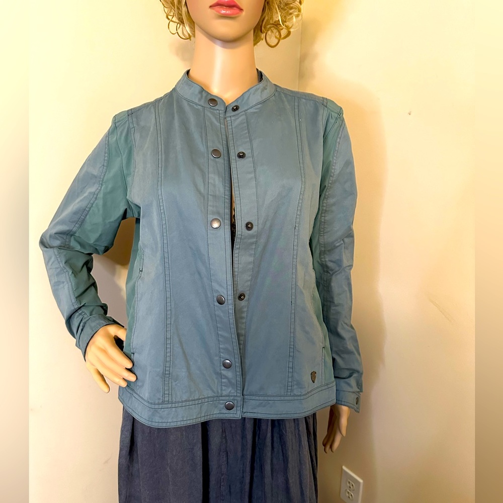 Kuhl Women’s Jacket size Large, Teal or Aqua. Stretch along the sides, see pics